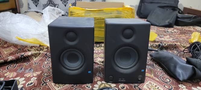 Presouns studio Monitors 3.5 10,10 cndtn all ok 6 mnth use 1st hand