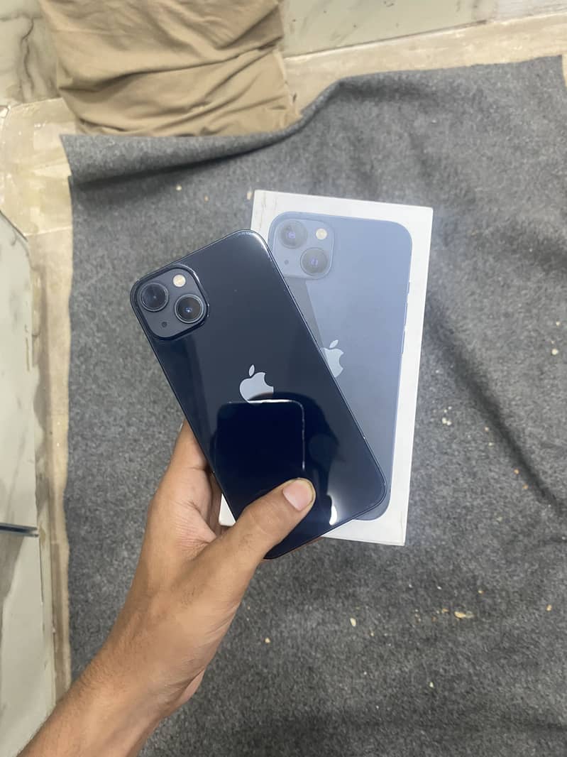 Apple iPhone 13 0