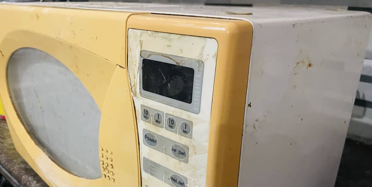 Dawlance microwave 1