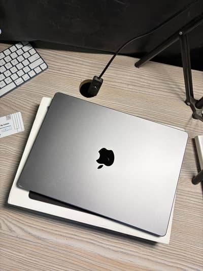 MacBook Pro 14” inch M1 Pro 16|512