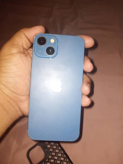 Apple iPhone 13