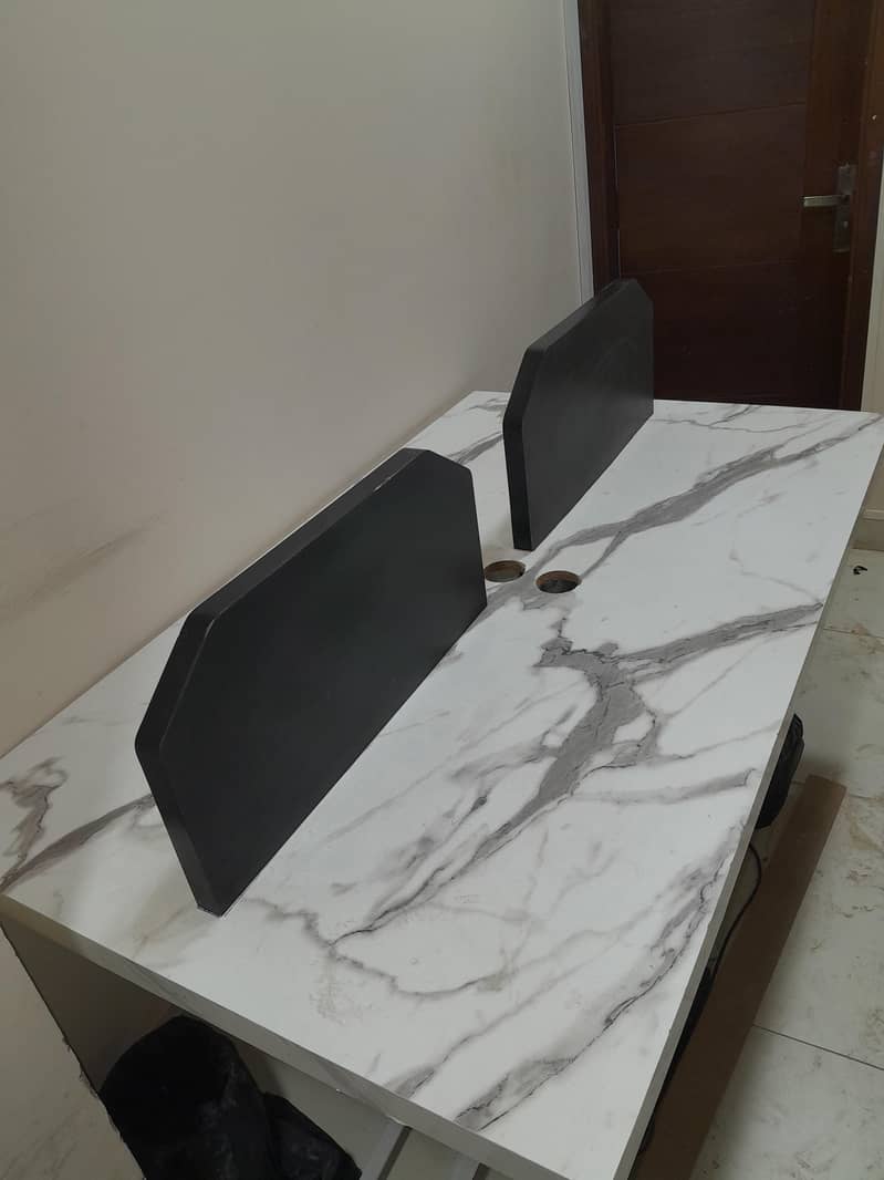 Office table. 0