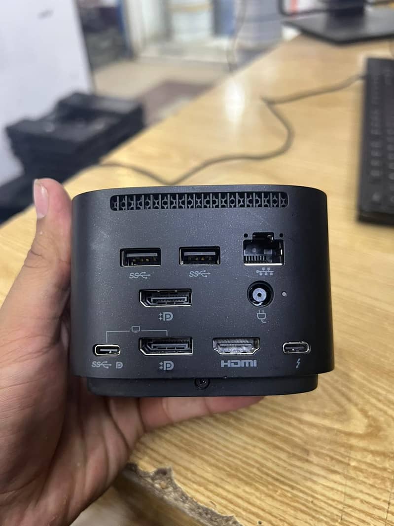 Thunderbolt 4 Docking Station 1