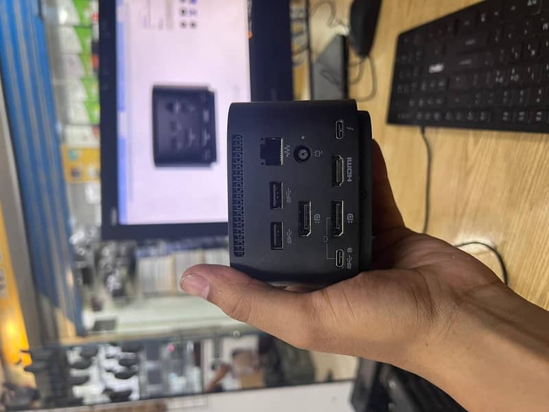 Thunderbolt 4 Docking Station 3