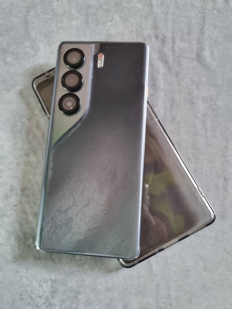 techno camon 40 pro 1