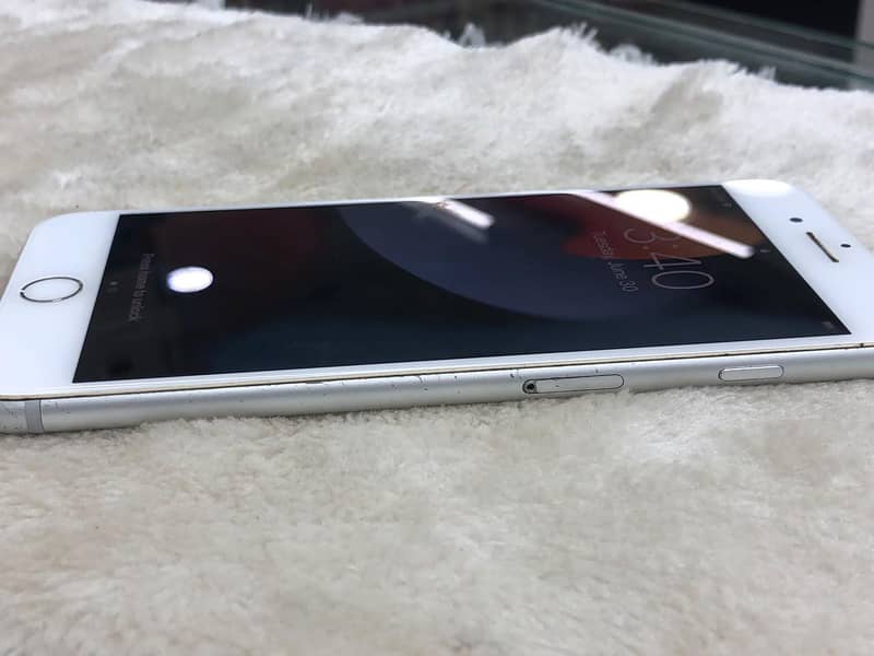 Apple iPhone 7 Plus 0