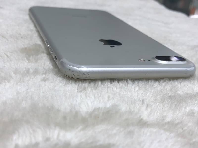 Apple iPhone 7 Plus 1
