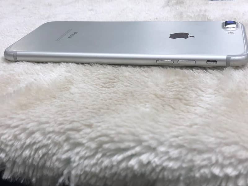 Apple iPhone 7 Plus 3