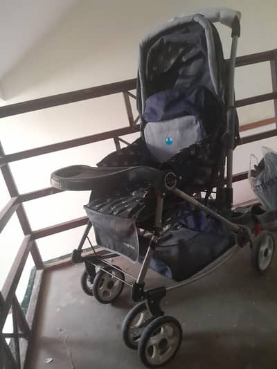 kids strawler in good condition