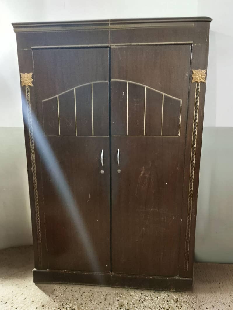 wardrobe 0