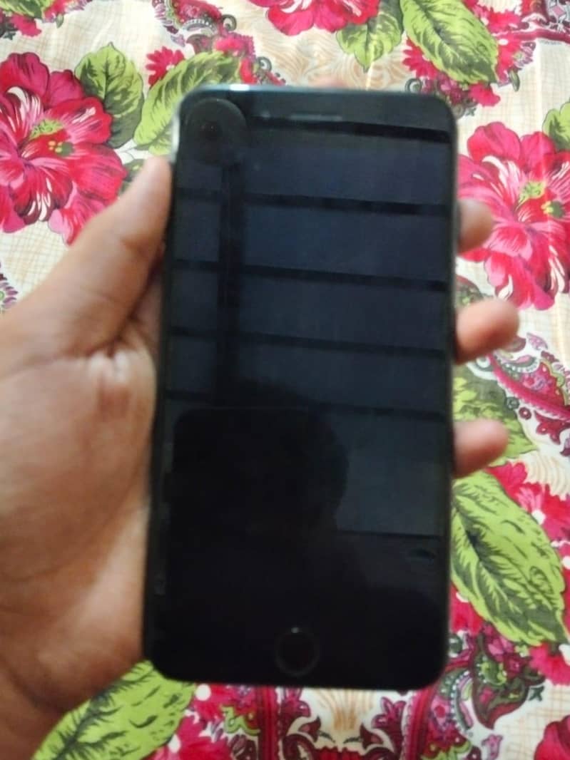 Apple iPhone 8 Plus 1