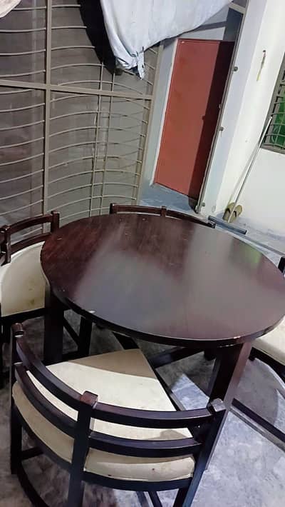round shape 4 chair