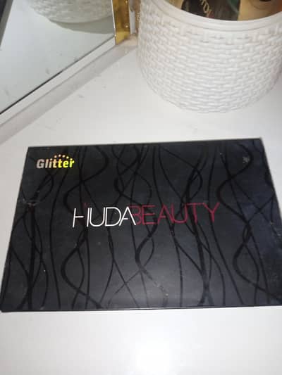Eye Glitter HUDA BEAUTY