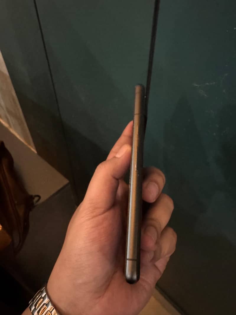 Google Pixel 7 4