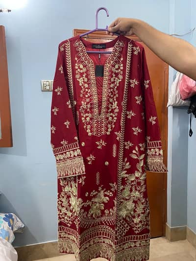 Red Dobby 3 Piece Embroidered Suit Stitched By Bonanza Satrangi
