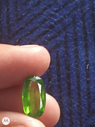 peridot stone.  9crt  fresh condition