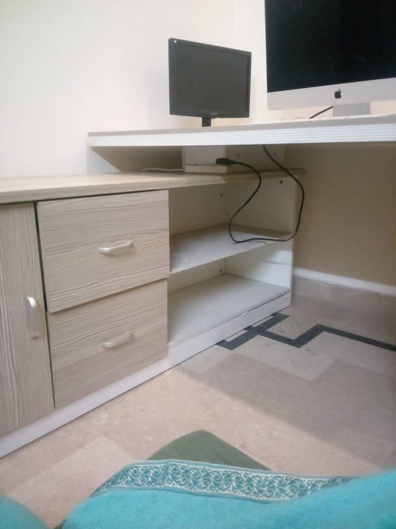 Executive Table/ Office Table 2
