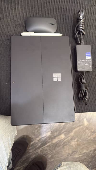 Surface pro 7+ | i5 - 11th | | 8gb 256ssd | 4k tuch 2. in. 1 display pen