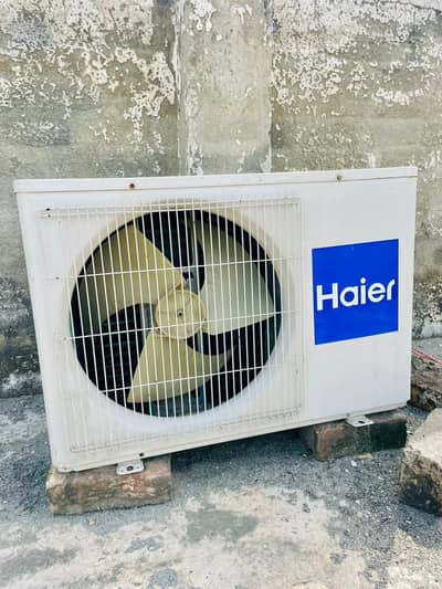 Haier Ac 1.5 ton heat and cool