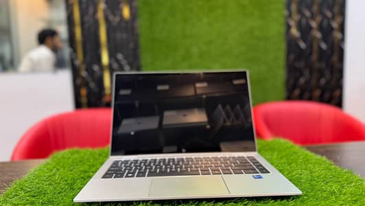 HP EliteBook 1040 G8 | Core i7 11th Gen