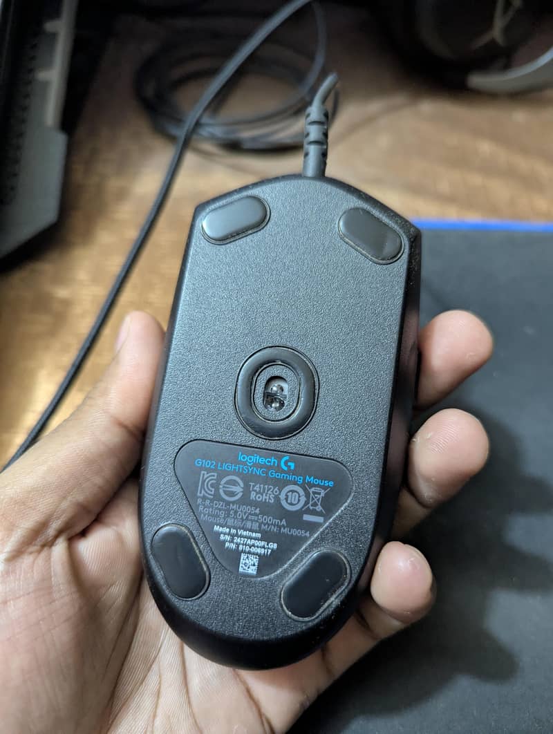 Logitech g 102 light sync 0
