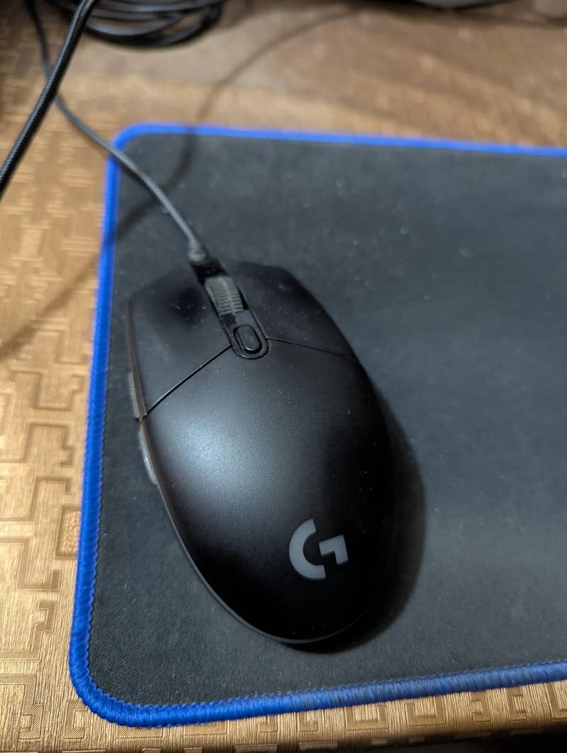 Logitech g 102 light sync 1