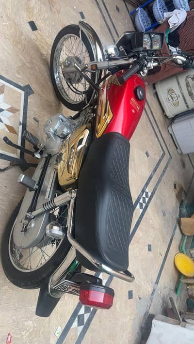Honda CG 125 Red Golden Edition 2026 model