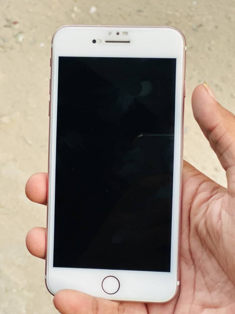 Apple iPhone 7 Plus 1