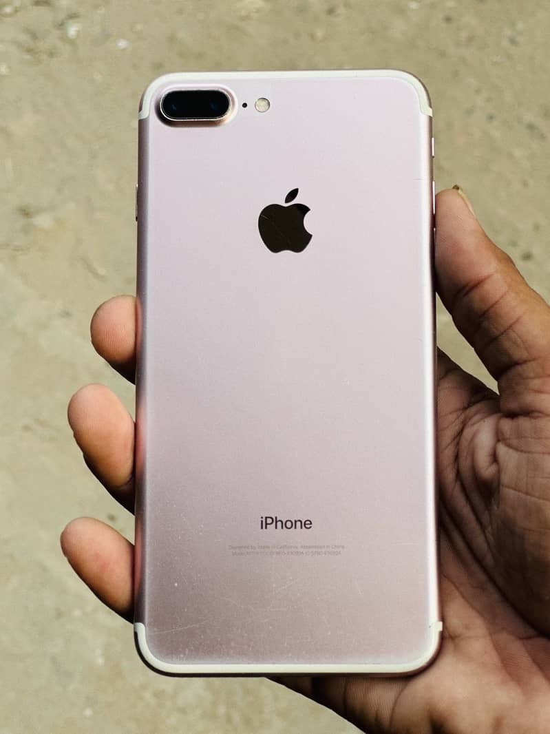 Apple iPhone 7 Plus 2