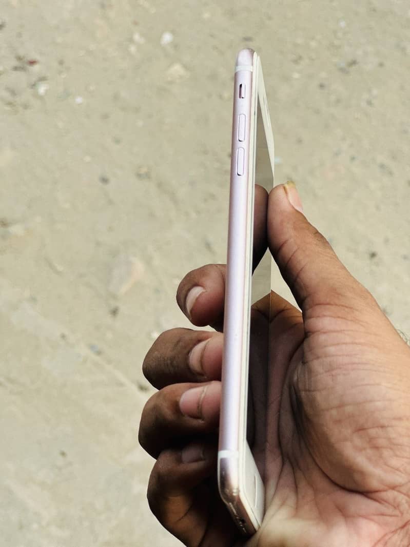 Apple iPhone 7 Plus 3