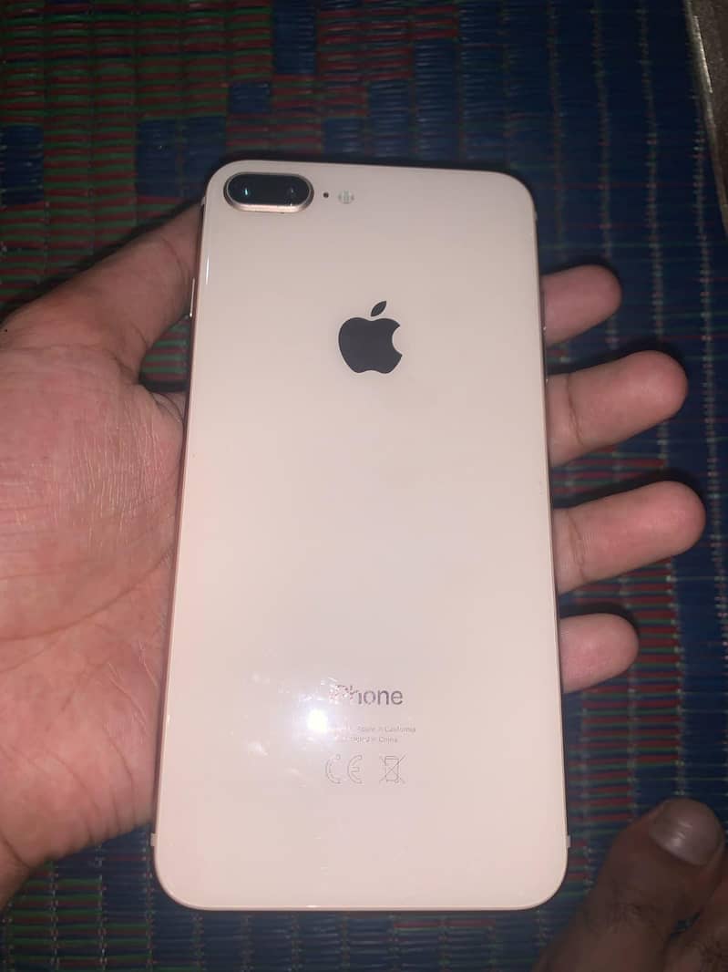 Apple iPhone 8 Plus 1