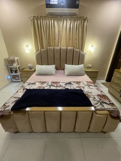 Premium Quality King size bed set + 2 side tables & dresser