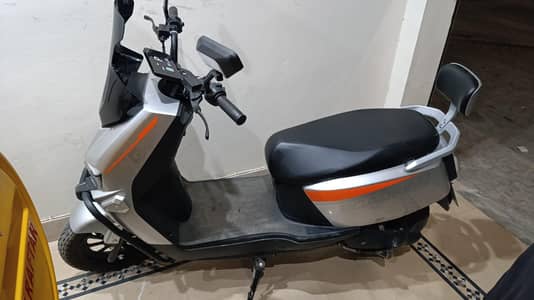 Road king Scooty model 2026
