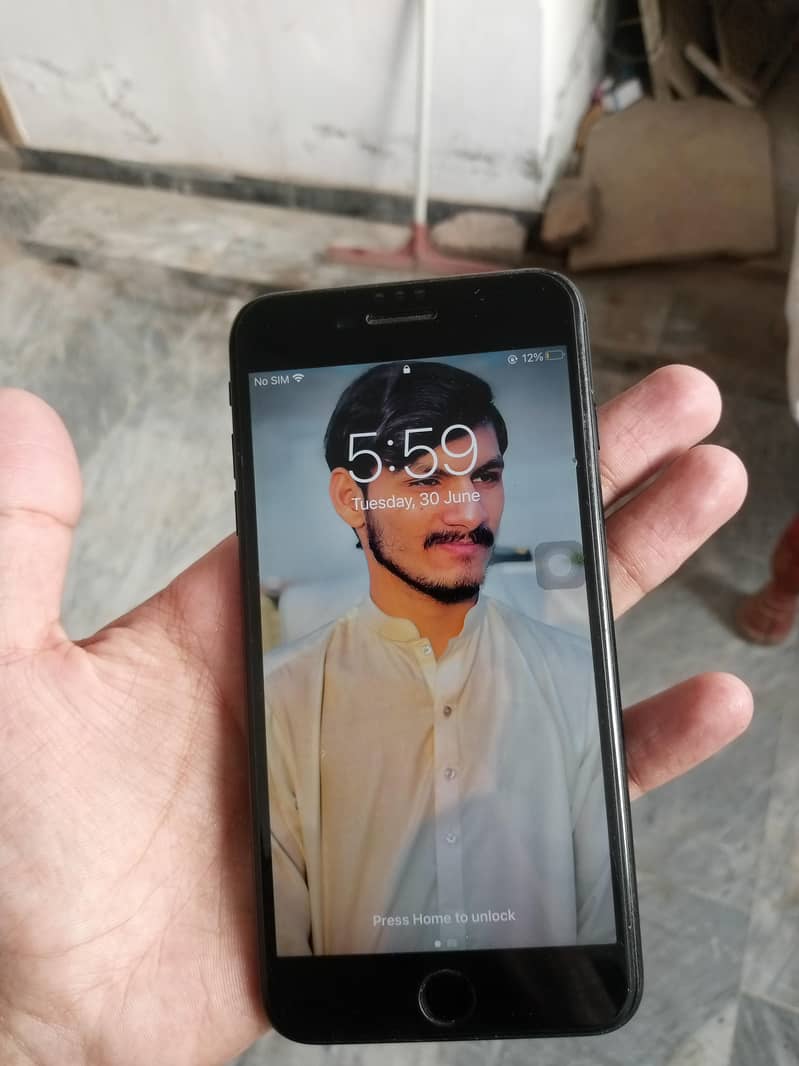 Apple iPhone 7 Plus 1