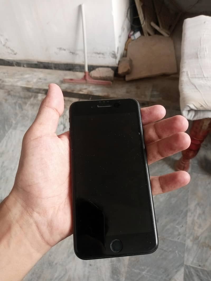 Apple iPhone 7 Plus 3