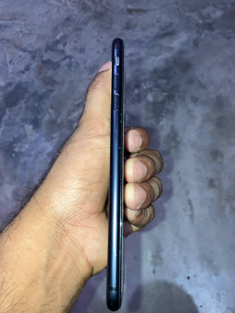 Apple iPhone 7 Plus 2