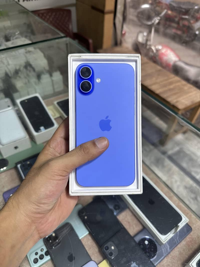Apple iPhone 16 Plus 0