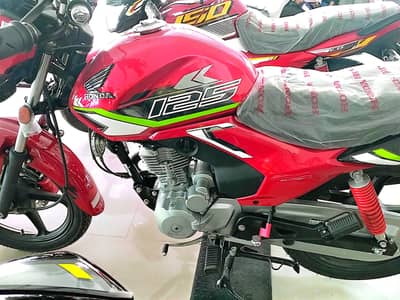 Honda CB125F red & black {open letter}