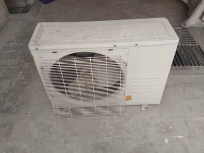 sabro slipt AC good condition 1 ton