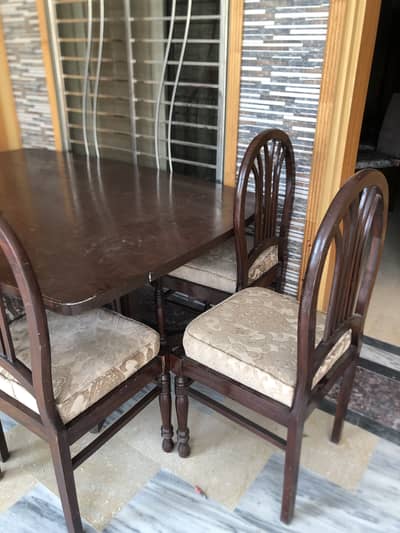Dining Table with 6 chairs