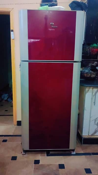 Dawlance jumbo size fridge excellent condition excelent cooling 10/9.5