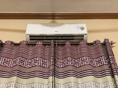 Gree 1.5 ton non inverter ac