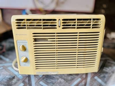 window ac . 75 ton genuine 110v