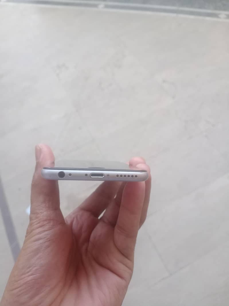 Apple iPhone 6 4