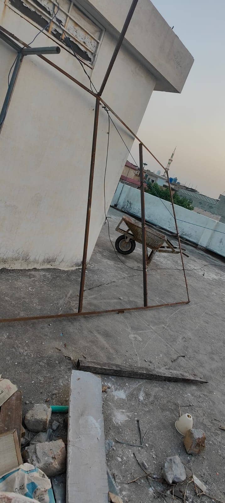 Iron Angle Stand 3