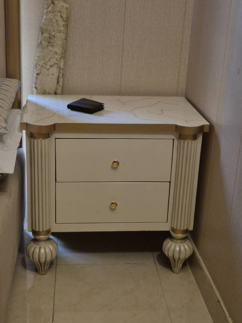 Console Table and two side tables 0
