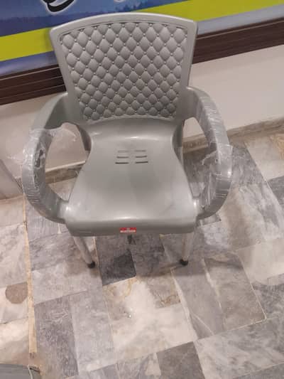 bhi 12 chairs he new condition me