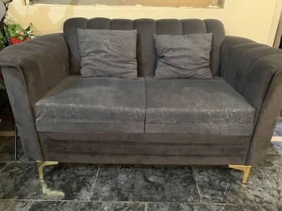 Sofa set 6 seater only 5 months used hua hai condition clean no damage
