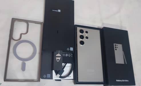Samsung S24 Ultra 12/256 complete box 10/10