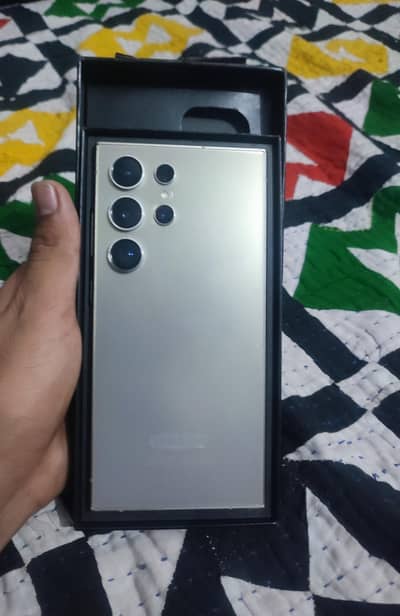 Samsung S24 Ultra 12/256 complete box 10/10